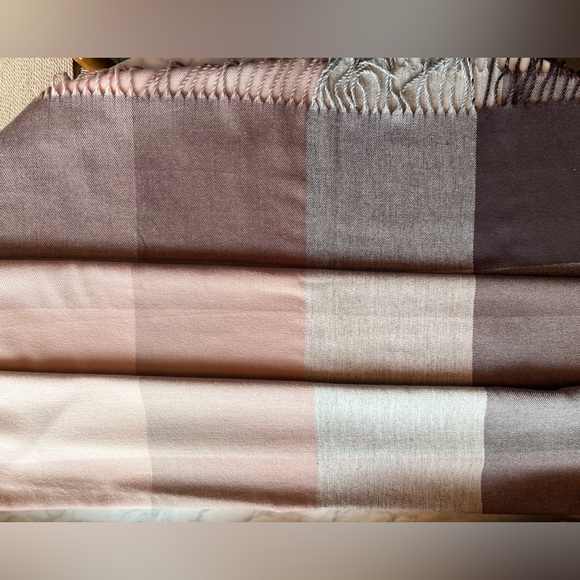 LOVE & LORE multi toned scarf/ shawl/ wrap. PINKS and GRAYS. Super soft NWT. - Picture 2 of 5